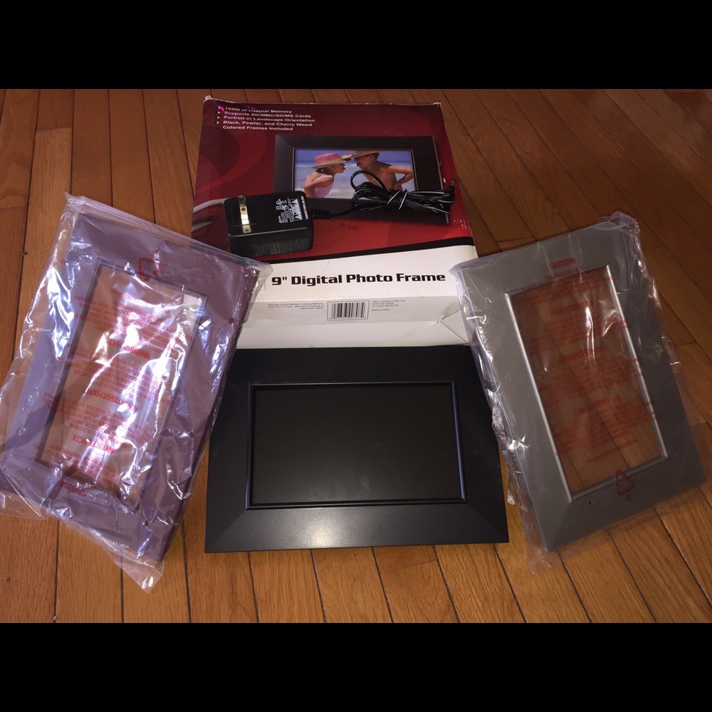 GXP 9” Digital Photo Frame PF907